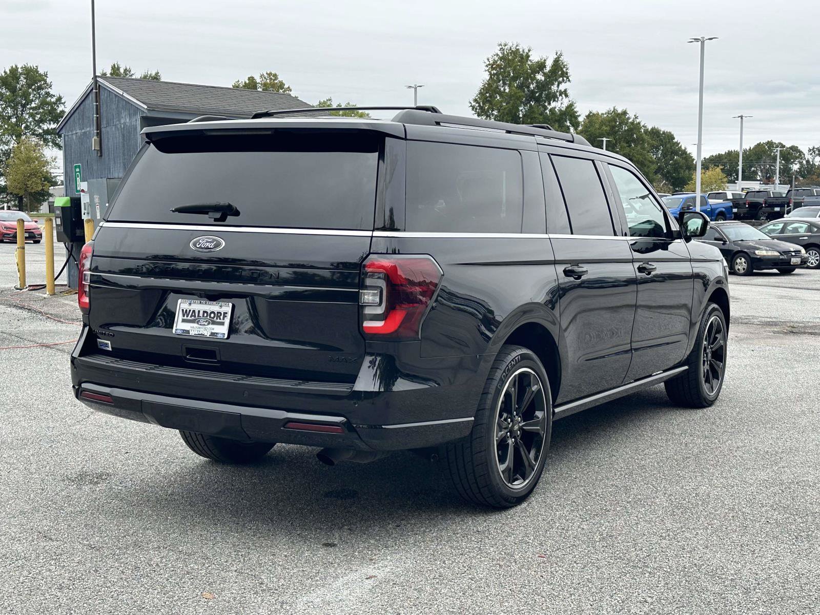 Certified 2023 Ford Expedition Max Limited AWD/4WD image 6