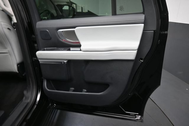 Certified 2025 Ford Expedition Max Platinum w/ Driver's Package AWD/4WD image 28