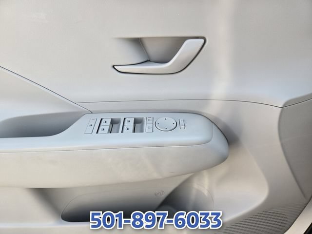 Used 2025 Hyundai Kona SEL FWD image 30