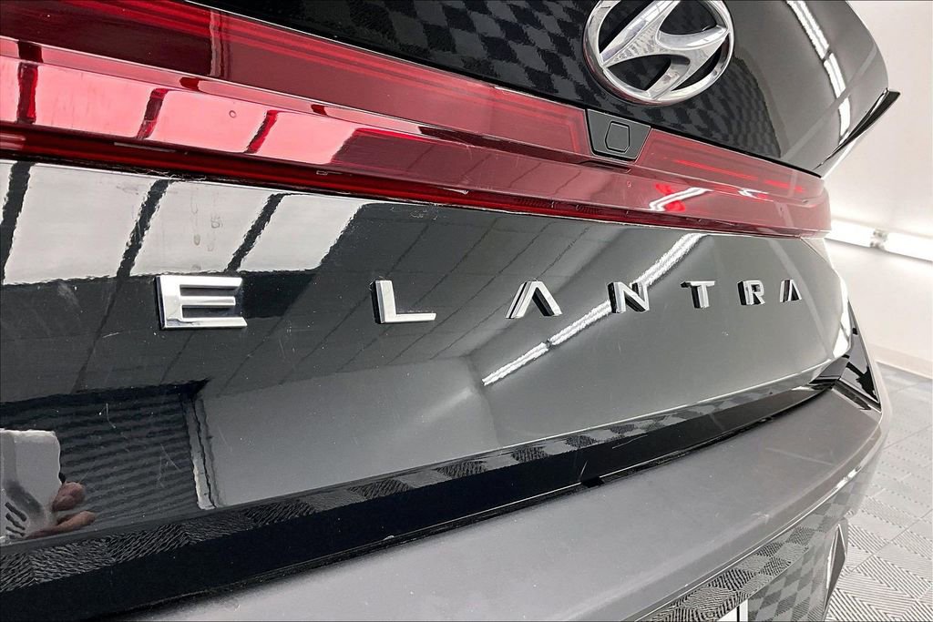 Used 2022 Hyundai Elantra SEL FWD image 8