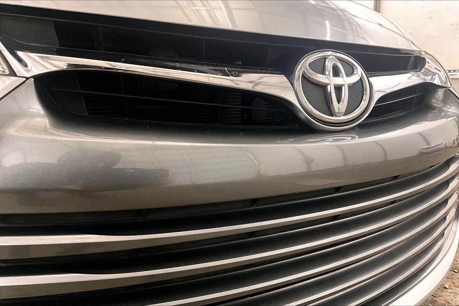 Used 2017 Toyota Camry XLE w/ Moonroof Package image 29