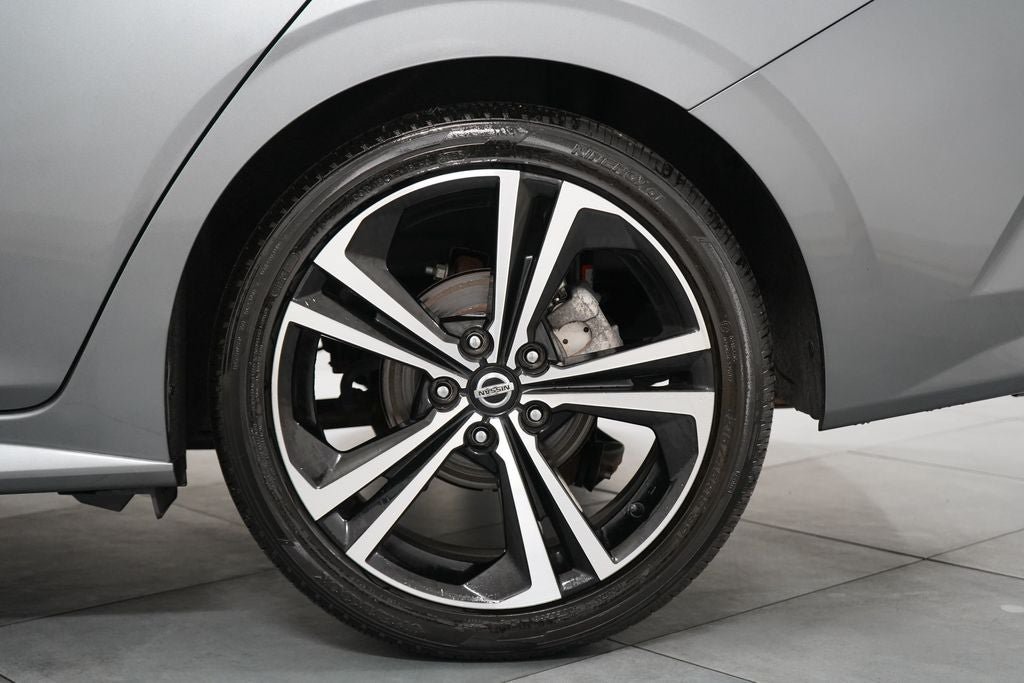 Used 2023 Nissan Sentra SR w/ SR Premium Package FWD image 31