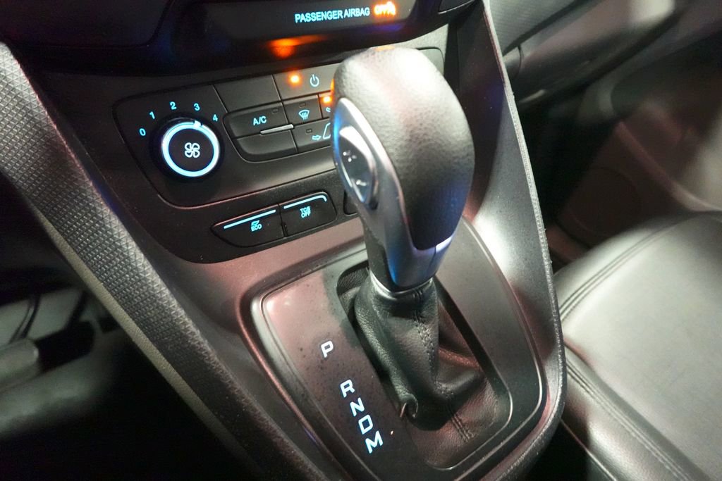 Certified 2022 Ford Transit Connect XL FWD image 12