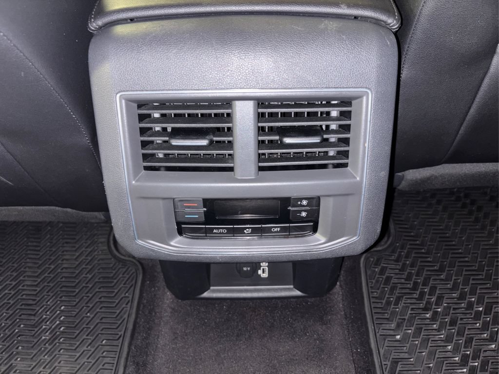 Used 2018 Volkswagen Atlas SE AWD/4WD image 30
