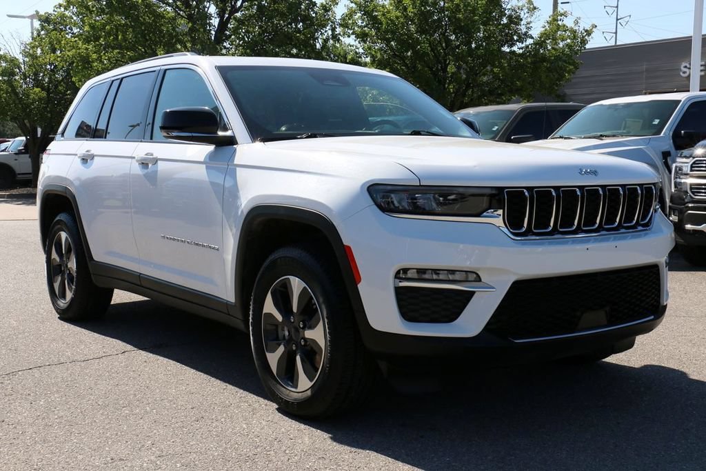 Used 2024 Jeep Grand Cherokee Limited 4xe AWD/4WD image 4