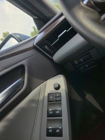 Used 2022 Toyota Avalon XLE w/ Moonroof Package FWD image 40