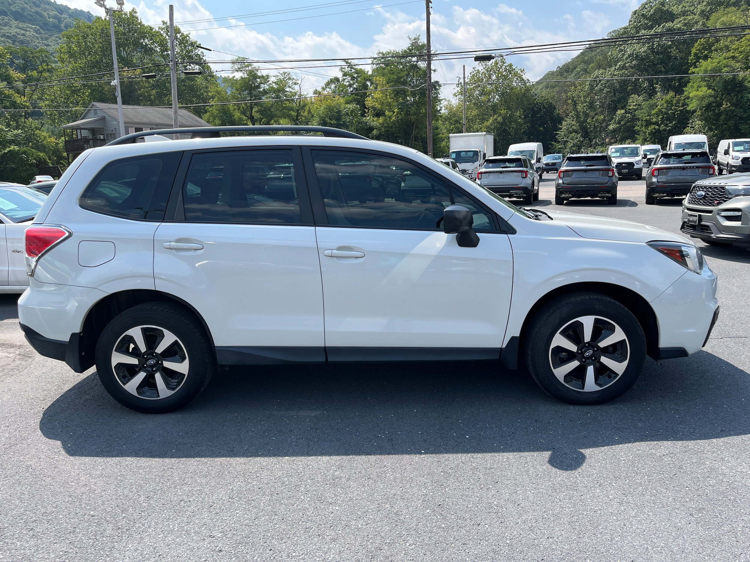 Used 2017 Subaru Forester 2.5i w/ Alloy Wheel Package AWD/4WD image 3