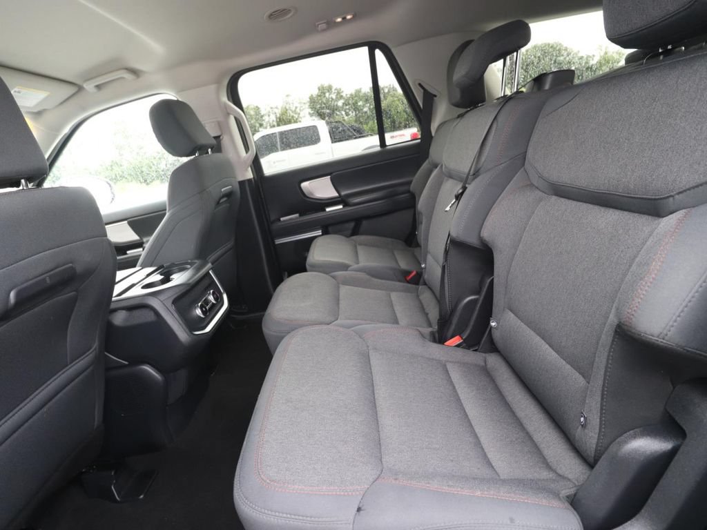 Certified 2025 Ford Expedition Active RWD image 9