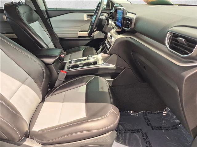 Certified 2022 Ford Explorer XLT w/ Equipment Group 202A AWD/4WD image 22