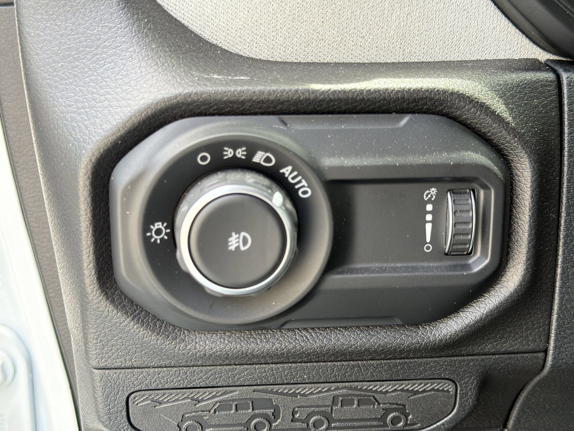 Used 2025 Jeep Wrangler Unlimited Sport AWD/4WD image 15
