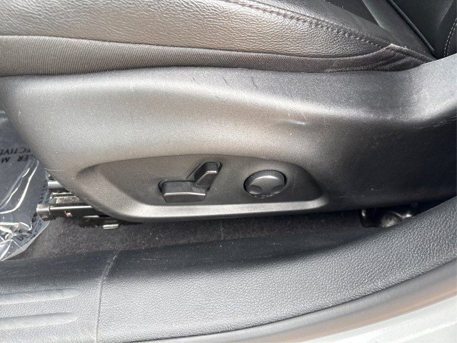 Used 2025 Jeep Compass Limited AWD/4WD image 17