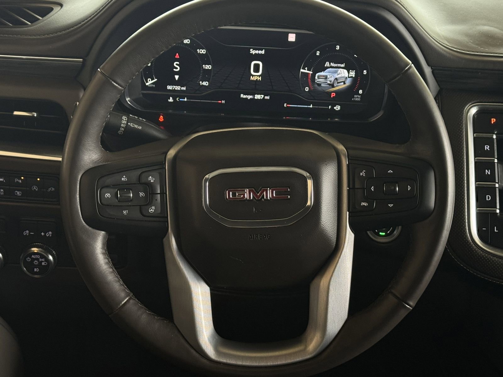 Used 2022 GMC Yukon SLT w/ SLT Luxury Package AWD/4WD image 15