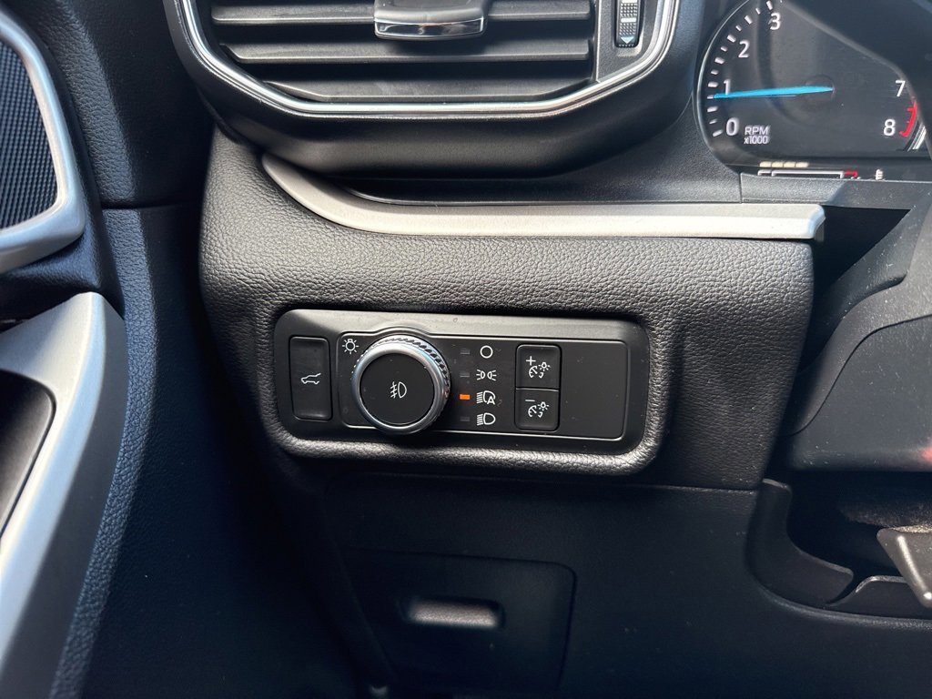 Certified 2022 Ford Explorer XLT w/ Equipment Group 202A image 14