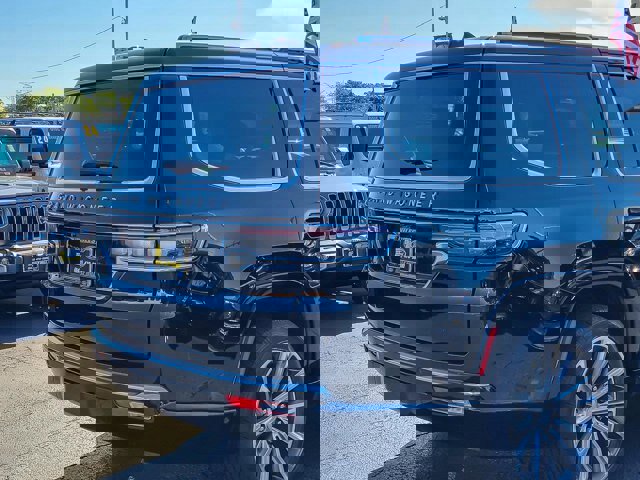 Used 2023 Jeep Grand Wagoneer 4WD image 5