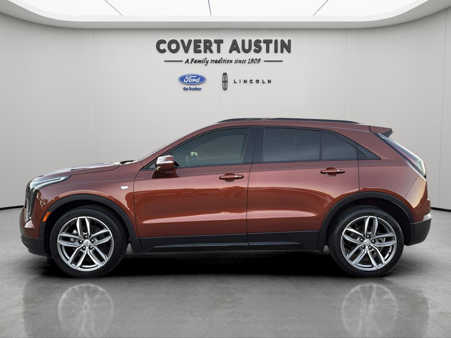 Used 2019 Cadillac XT4 Sport image 2