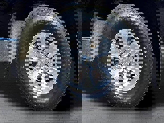 Used 2023 Chevrolet Silverado 1500 LT image 9