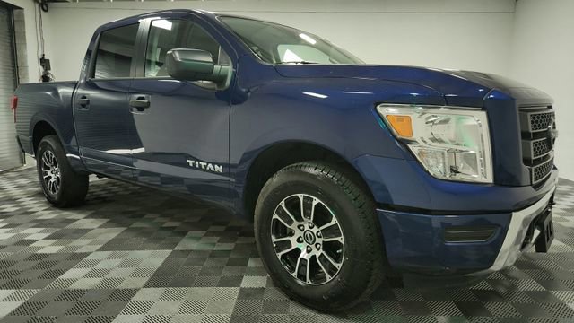 Used 2023 Nissan Titan SV image 2