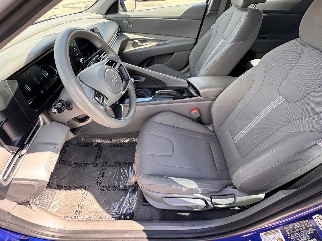 Used 2024 Hyundai Elantra SE FWD image 17
