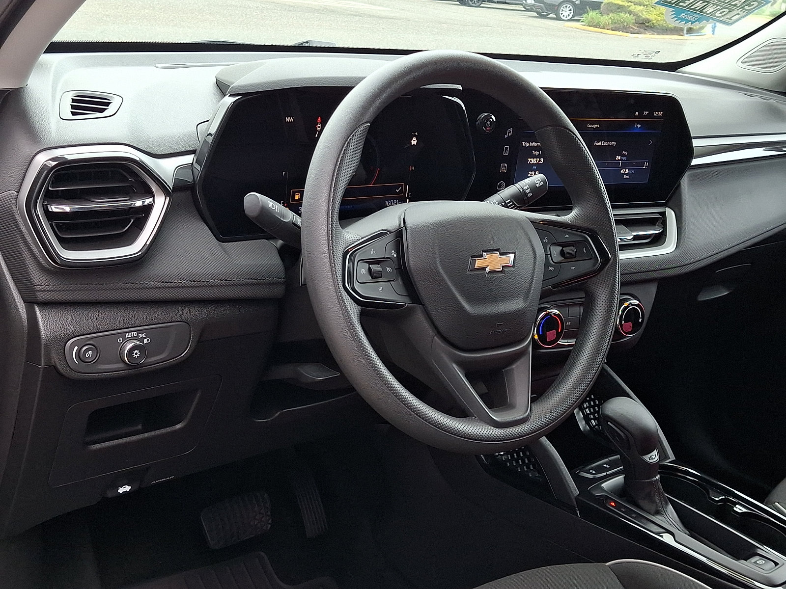 Used 2024 Chevrolet TrailBlazer LS w/ LS Convenience Package FWD image 16