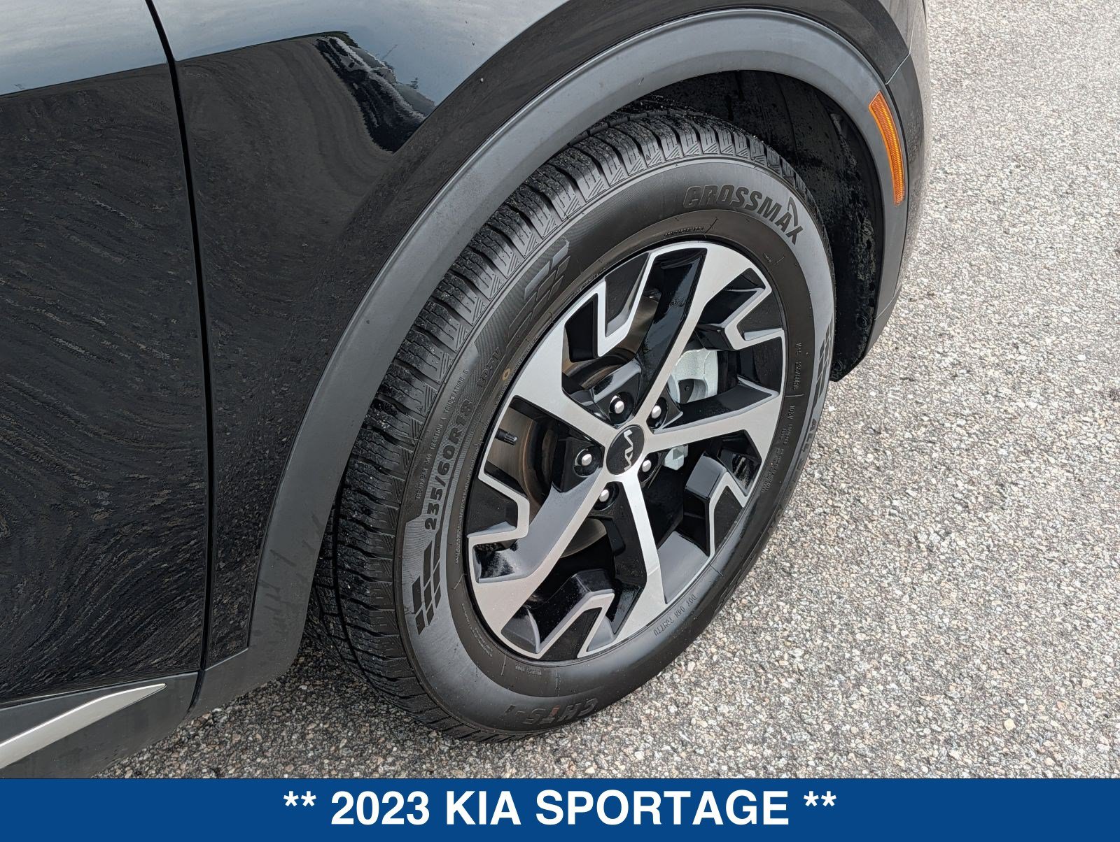 Used 2023 Kia Sportage EX FWD image 13