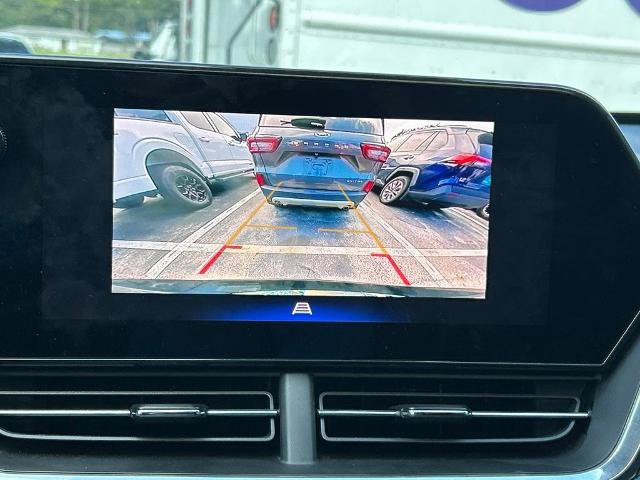 Used 2024 Chevrolet Trax ACTIV w/ Sunroof Package FWD image 32