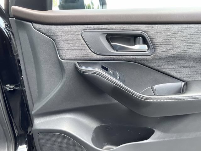 Used 2022 Nissan Rogue SV FWD image 26
