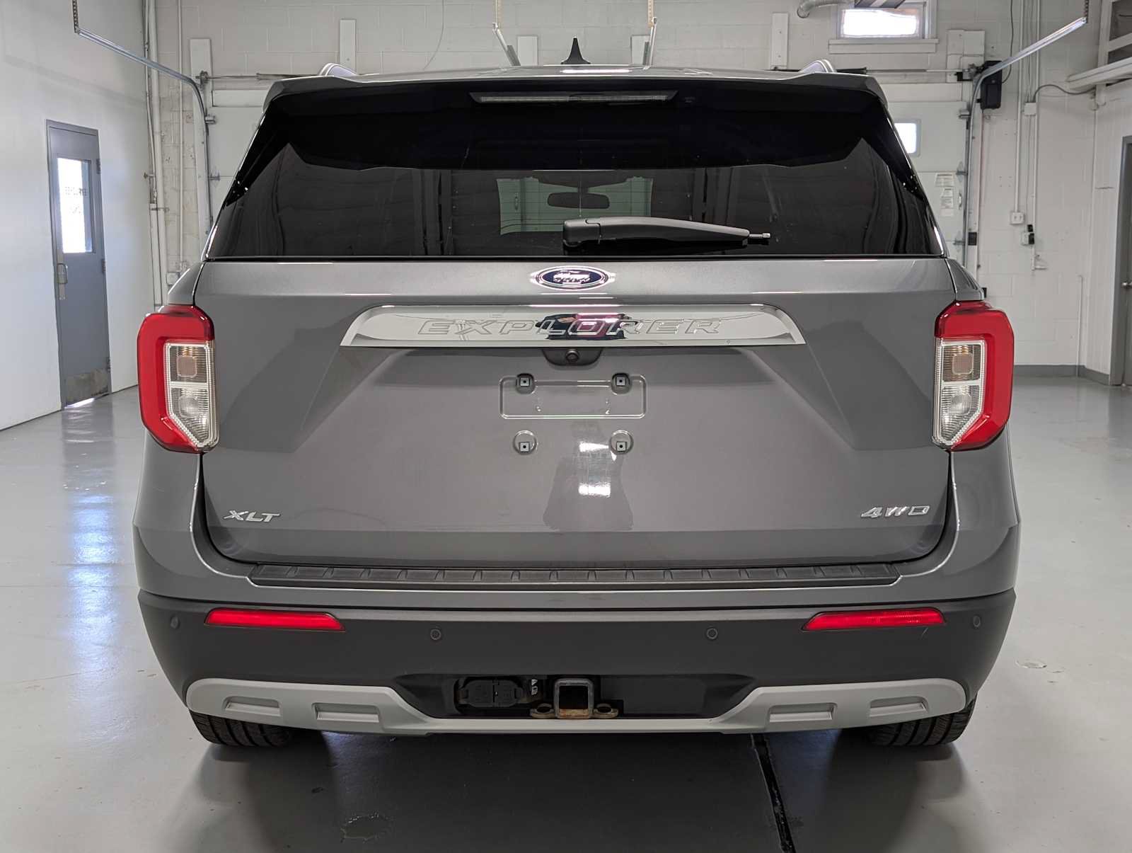 Certified 2023 Ford Explorer XLT w/ Equipment Group 202A AWD/4WD image 9
