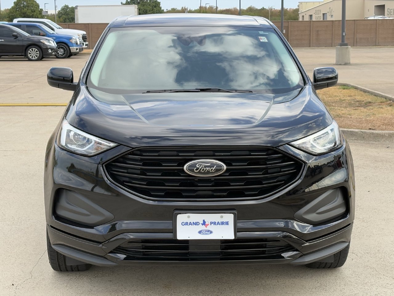 Certified 2024 Ford Edge SE w/ Black Appearance Package AWD/4WD image 9