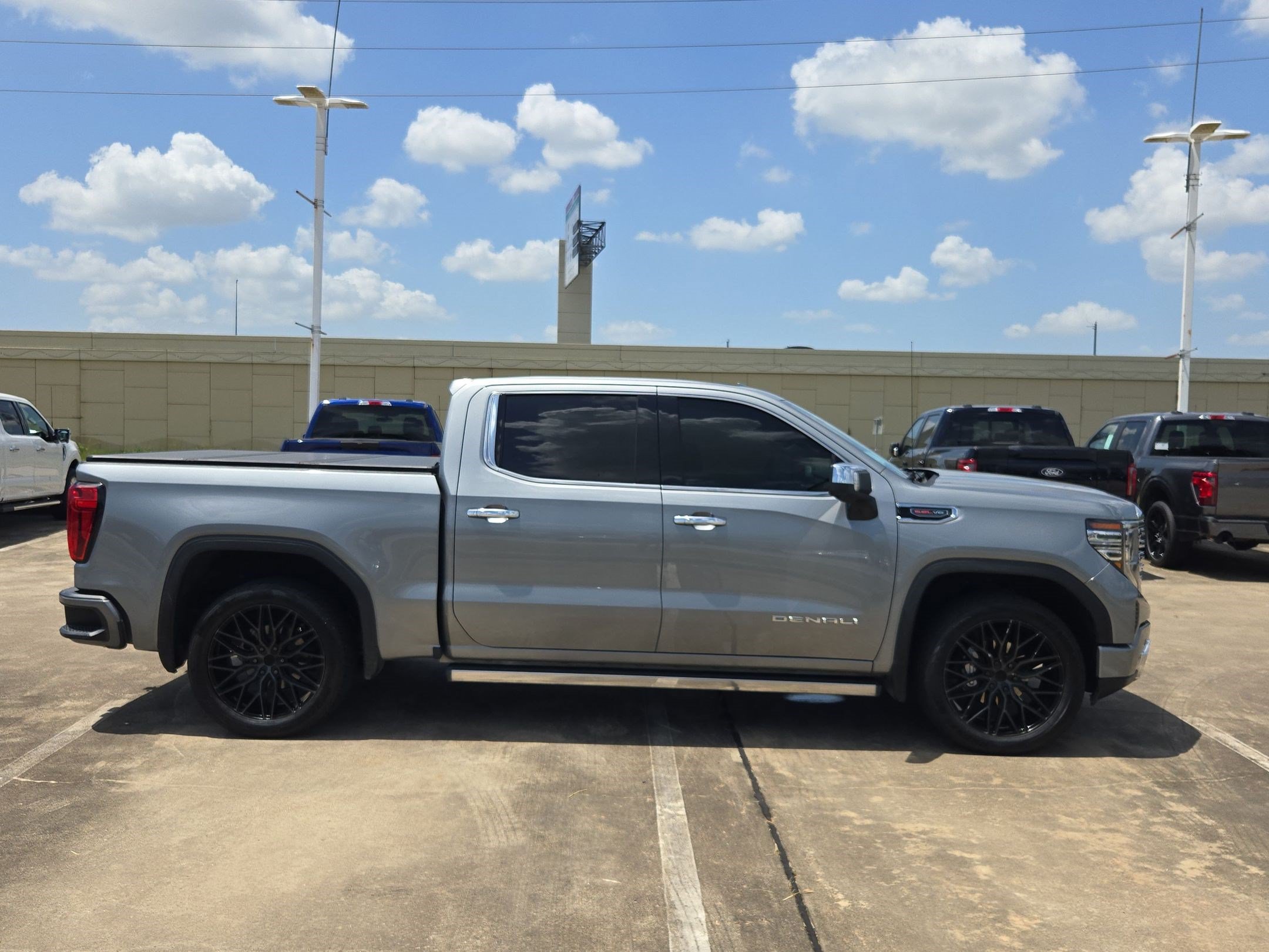Used 2024 GMC Sierra 1500 Denali w/ Denali Reserve Package AWD/4WD image 2