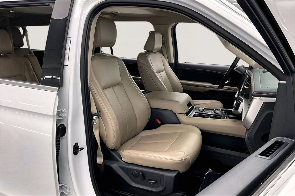 Certified 2024 Ford Expedition Max XLT image 7