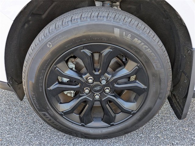 Certified 2024 Ford Maverick Lariat w/ Black Appearance Package image 11