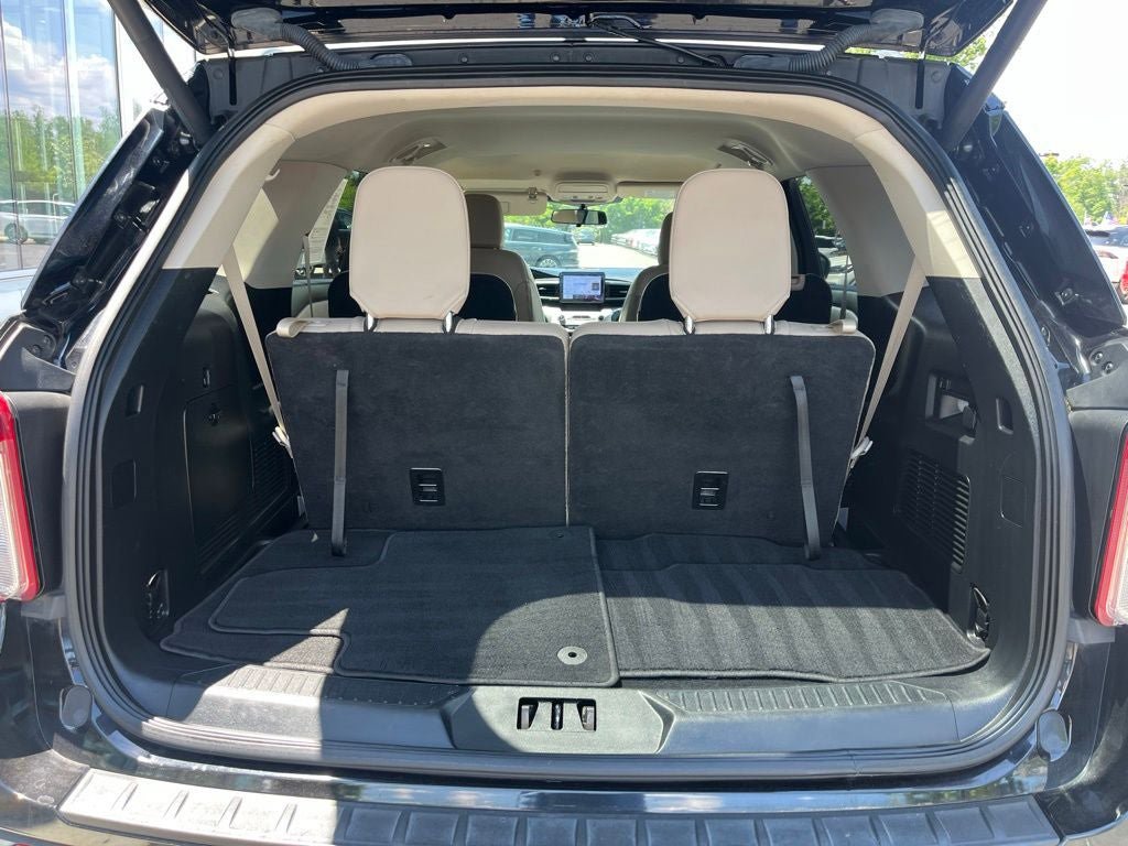Certified 2022 Ford Explorer XLT w/ Equipment Group 202A AWD/4WD image 12