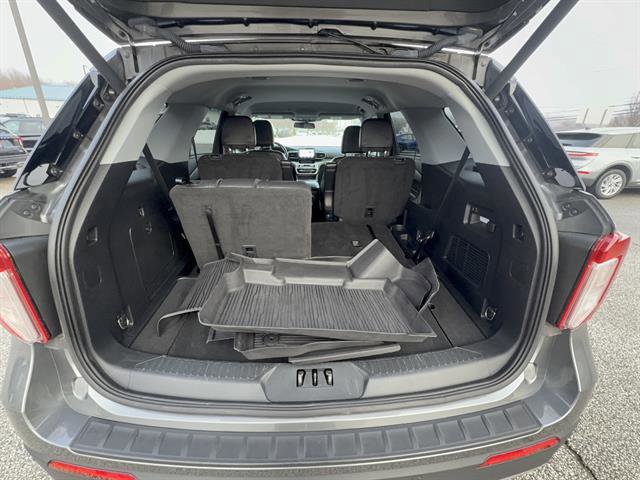 Certified 2023 Ford Explorer XLT w/ Equipment Group 202A AWD/4WD image 9