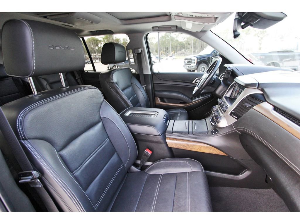Used 2020 GMC Yukon Denali w/ Denali Ultimate Package image 28
