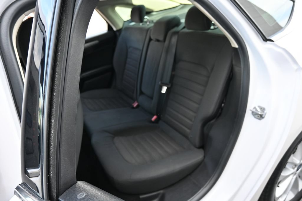 Certified 2020 Ford Fusion SE FWD image 24