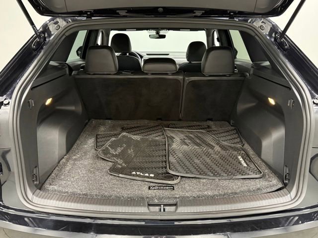 Used 2023 Volkswagen Atlas Cross Sport SE AWD/4WD image 34