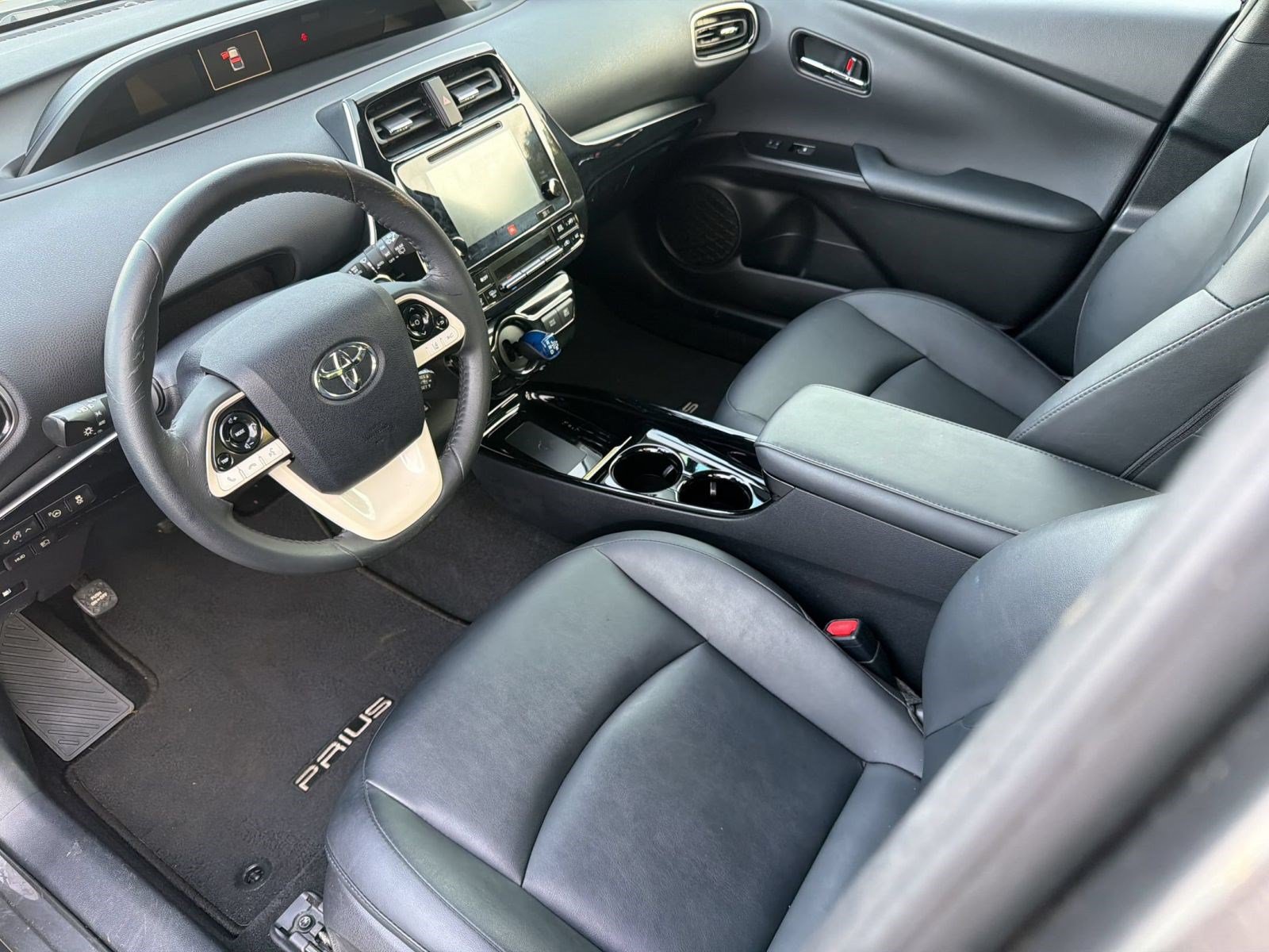 Used 2017 Toyota Prius Four w/ Advanced Technology Package FWD image 4