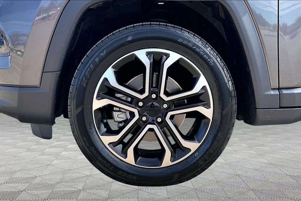 Used 2022 Jeep Compass Limited image 9