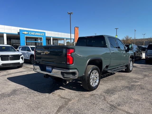 Used 2025 Chevrolet Silverado 2500 LTZ w/ LTZ Convenience Package image 5