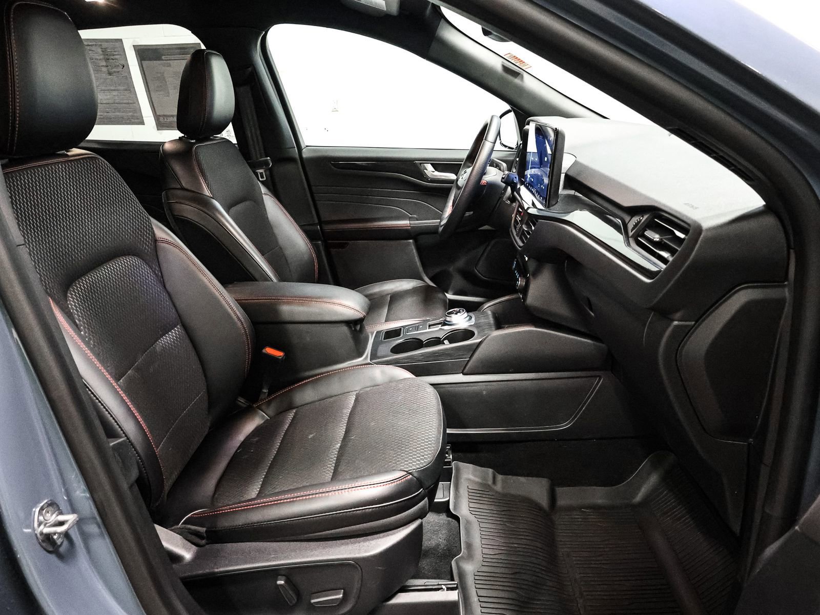 Certified 2025 Ford Escape ST-Line Elite image 22