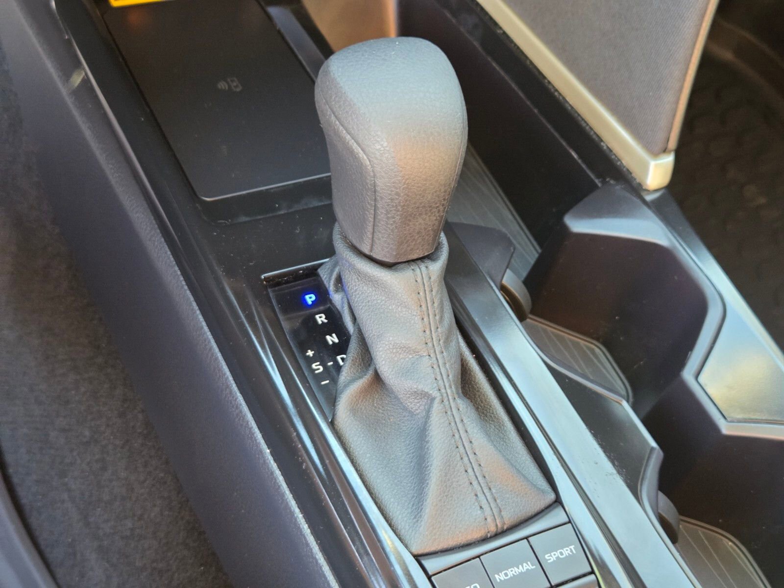 Used 2025 Toyota Camry LE w/ Convenience Package FWD image 23