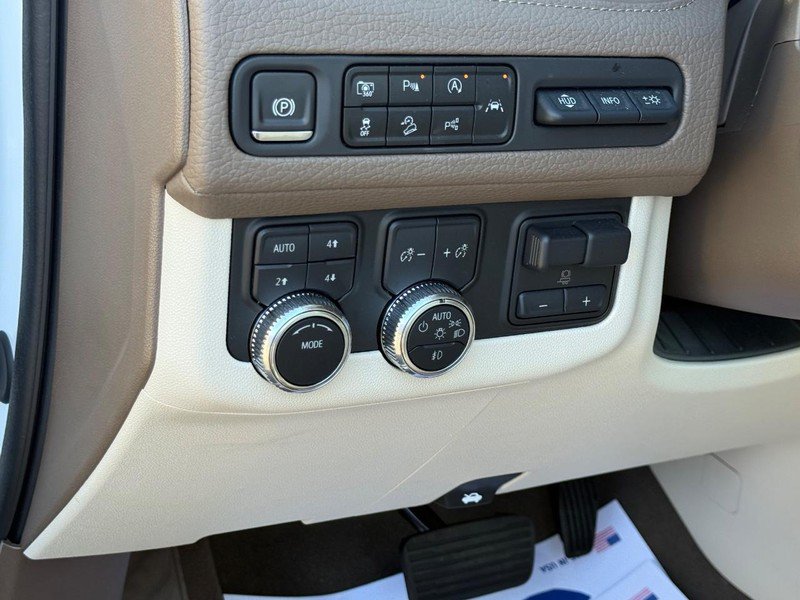 Used 2024 GMC Yukon Denali w/ Advanced Technology Package AWD/4WD image 29