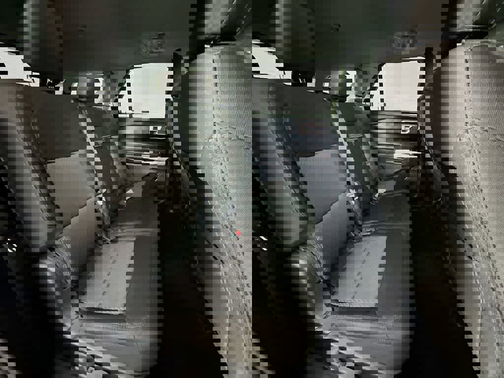 Certified 2024 Ford Explorer XLT image 31