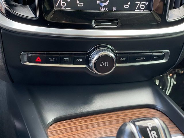 Used 2020 Volvo S60 T5 Momentum w/ Premium Package image 16