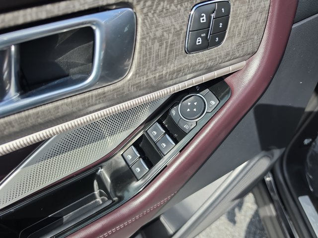 Certified 2025 Ford Explorer Platinum RWD image 19