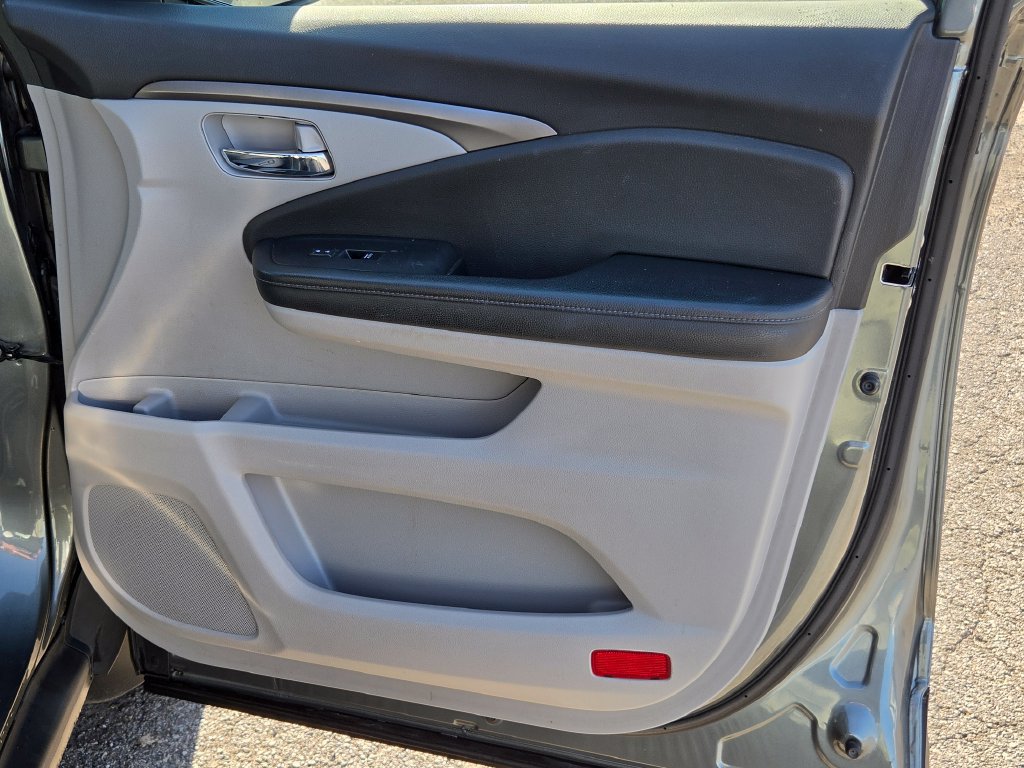 Used 2017 Honda Ridgeline RTL-T image 31