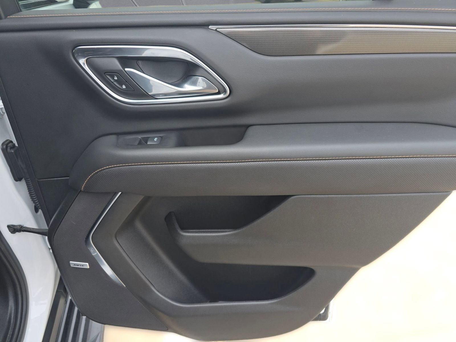 Used 2024 GMC Yukon AT4 w/ Technology Package image 19