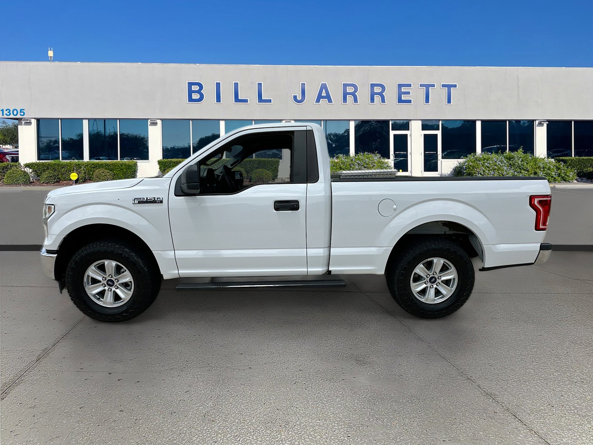 Certified 2017 Ford F150 XL w/ Equipment Group 101A Mid RWD image 4