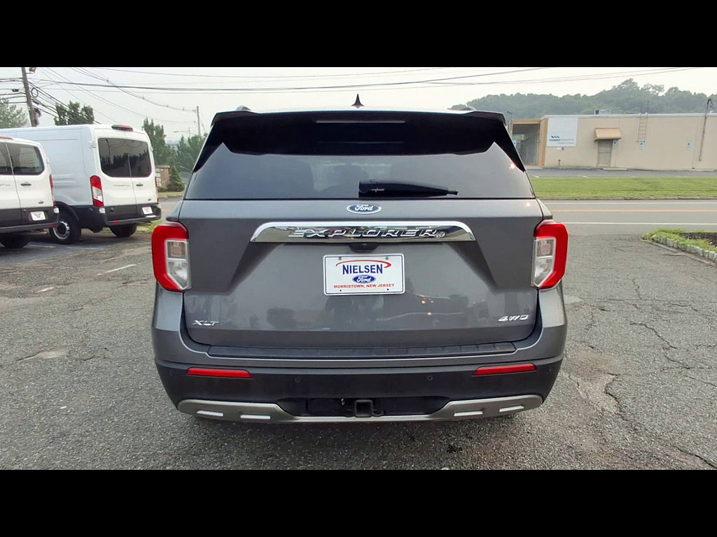 Certified 2023 Ford Explorer XLT w/ Equipment Group 202A AWD/4WD image 7
