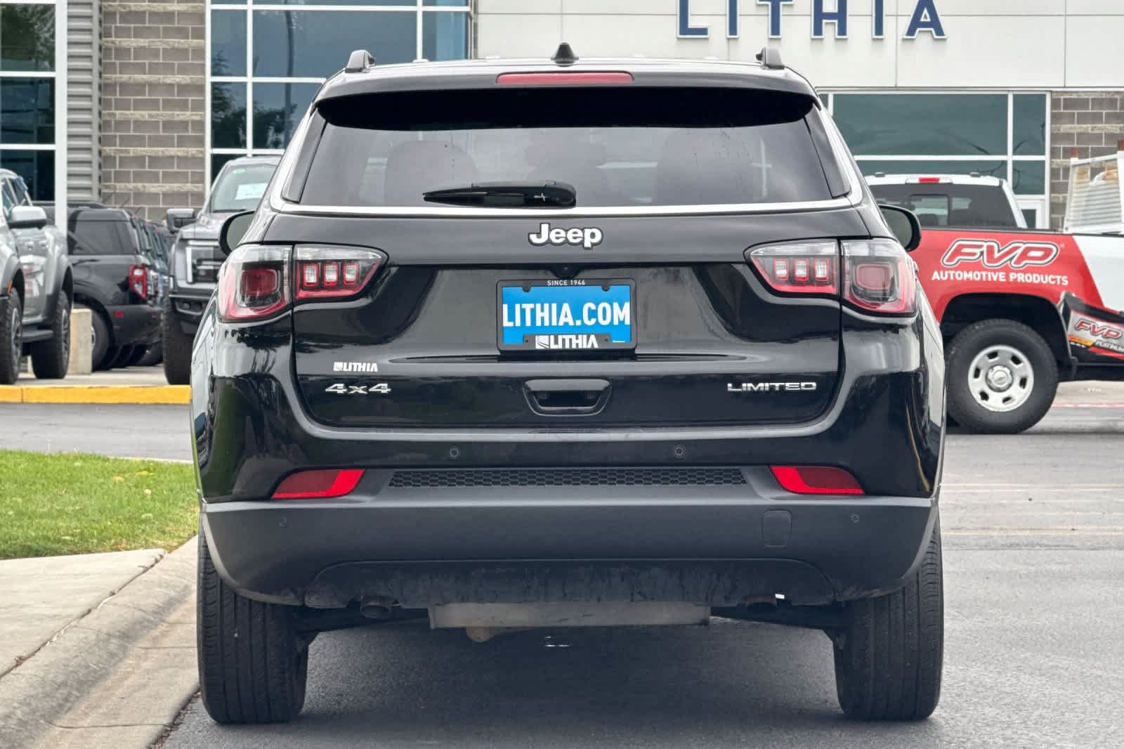 Used 2025 Jeep Compass Limited AWD/4WD image 7